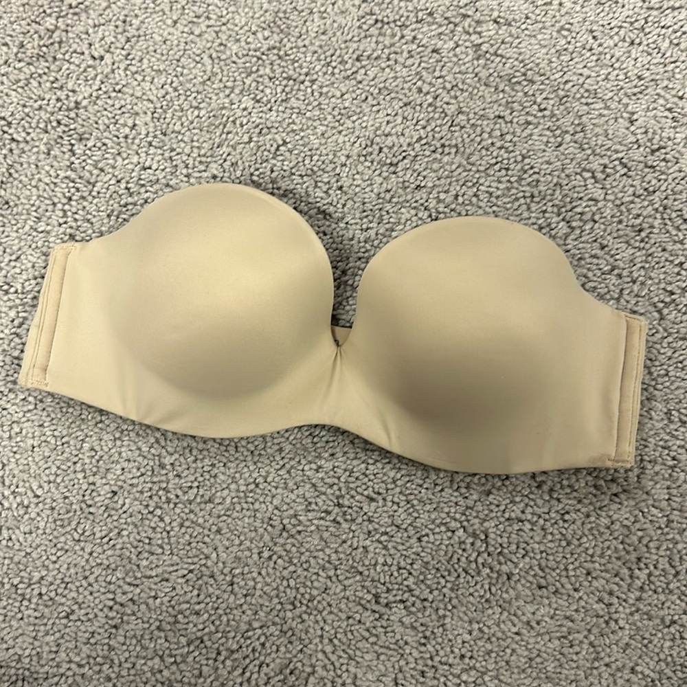 Strapless convertible bra